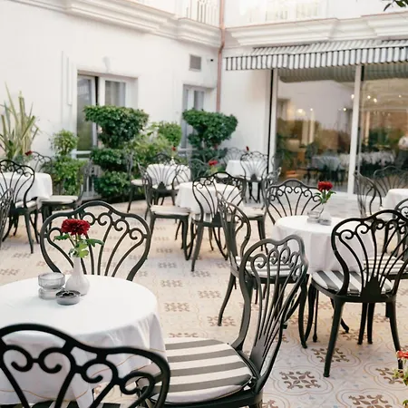 Moenia Boutique 4*
