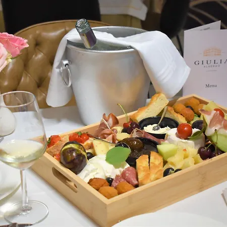 Giulia Hotel 4*